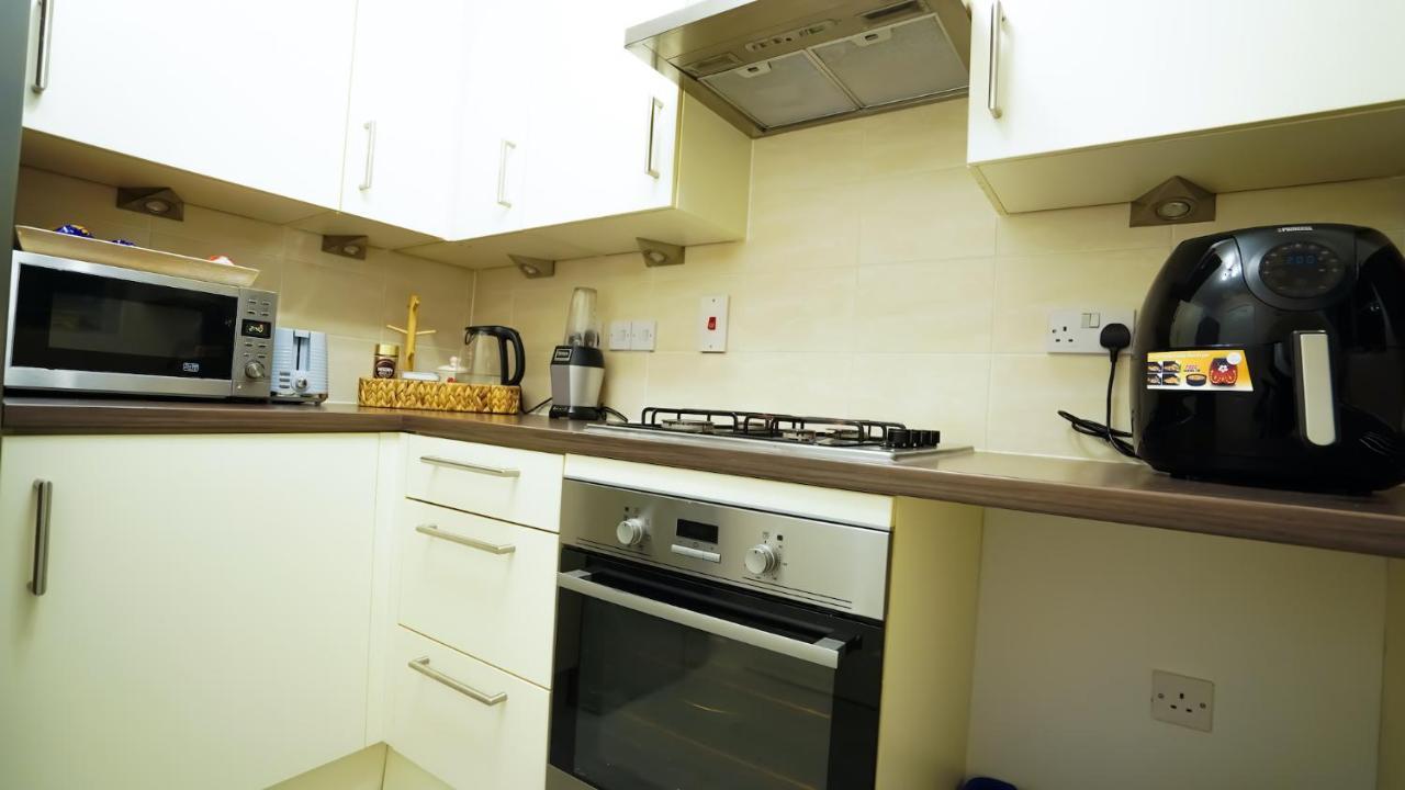 Lovely 2 Bedroom House Milton Keynes Bletchley Εξωτερικό φωτογραφία